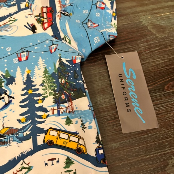 Serene Scrub Top with pockets 2xl- RUNS SMALL fits like XL Winter scene - Picture 2 of 6